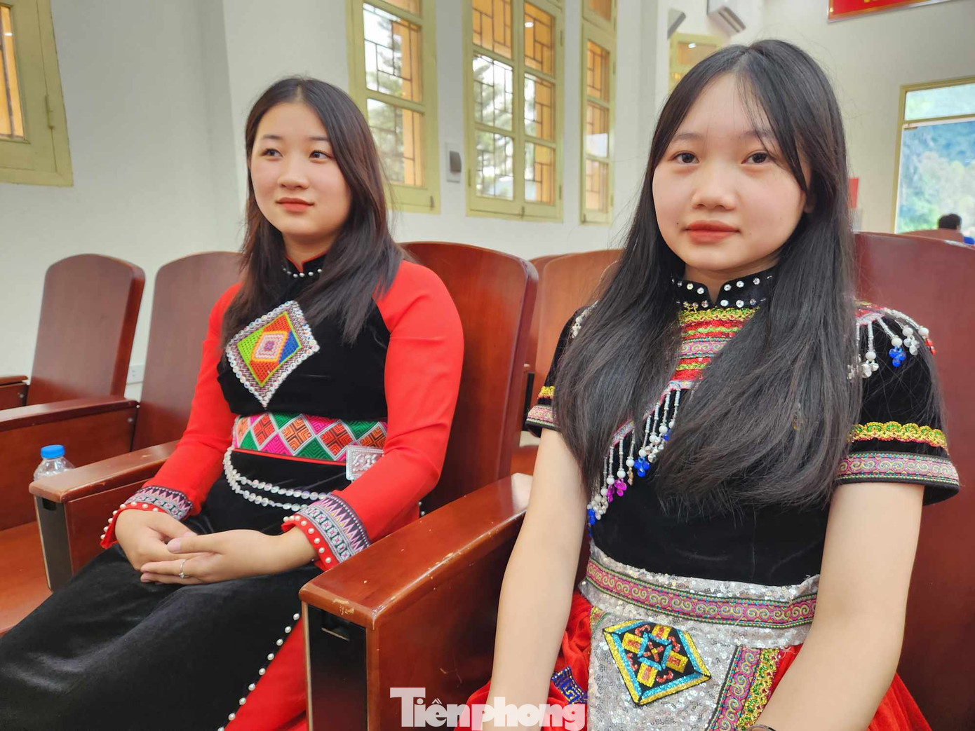 Đoàn viên, thanh niên người dân tộc thiểu số xứ lạng tham gia các tiết mục đậm đà bản sắc dân tộc. Ảnh: Duy Chiến