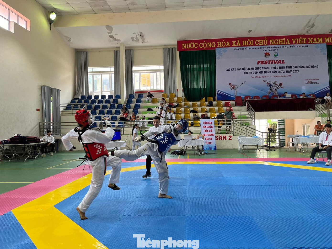 Hình ảnh thi đấu sôi nổi trong ngày 22/6