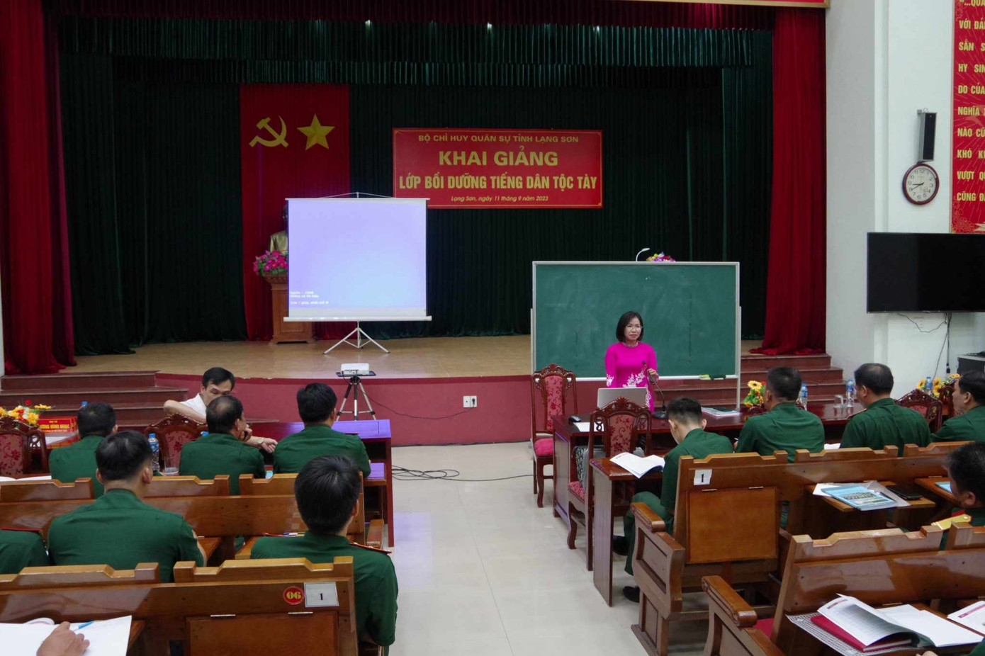 Lớp tập huấn có sự tham gia của cán bộ, chiến sỹ Bộ CHQS tỉnh Lạng Sơn. Ảnh: Dương Nguyên Lớp tập huấn có sự tham gia của cán bộ, chiến sỹ Bộ CHQS tỉnh Lạng Sơn. Ảnh: Dương Nguyên