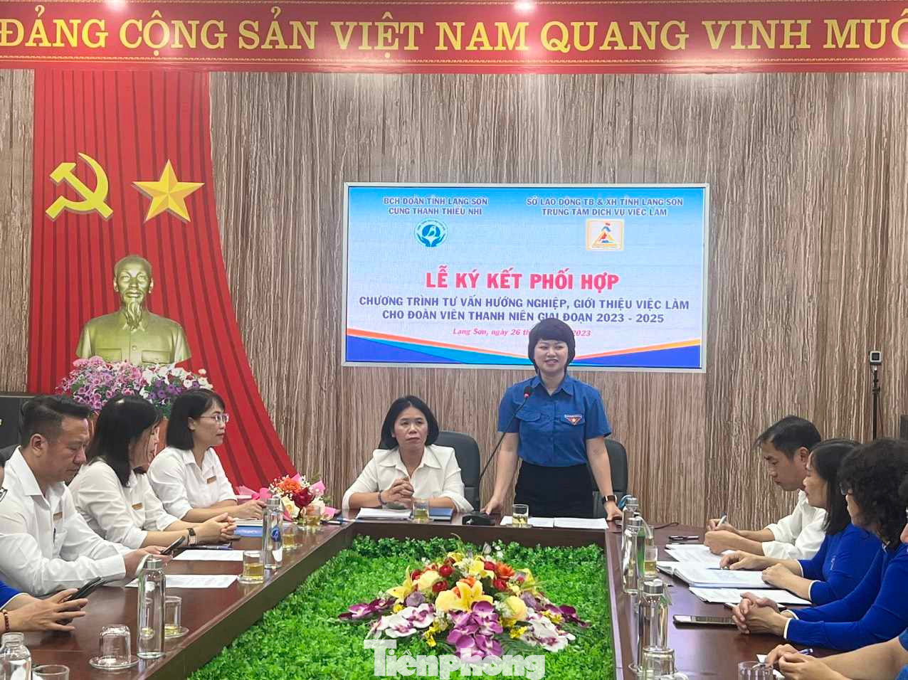 Chị Lê Thùy Dung- Phó Bí thư Tỉnh Đoàn Lạng Sơn phát biểu tại chương trình ký kết. Ảnh: Duy Chiến