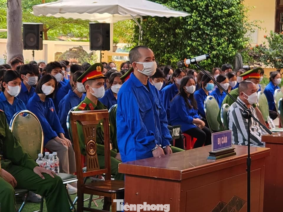 Bị cáo Lưu Thế Văn khai nhận trước tòa. Ảnh: Duy Chiến Bị cáo Lưu Thế Văn khai nhận trước tòa. Ảnh: Duy Chiến