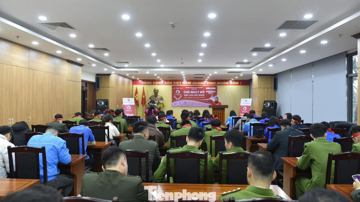 Đồng đảo đoàn viên thanh niên trên địa bàn tỉnh Cao Bằng tham gia chương trình. Đồng đảo đoàn viên thanh niên trên địa bàn tỉnh Cao Bằng tham gia chương trình.