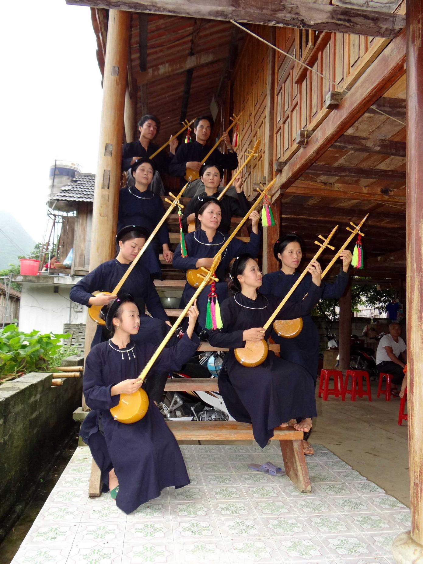 Thành lập các đội văn nghệ, nâng cao đời sống văn hóa ở khu dân cư -Ảnh: Duy Chiến Thành lập các đội văn nghệ, nâng cao đời sống văn hóa ở khu dân cư -Ảnh: Duy Chiến