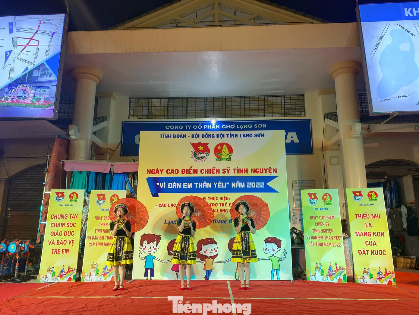 Các em thiếu niên, nhi đồng tham gia giao lưu văn nghệ -Ảnh: Duy Chiến Các em thiếu niên, nhi đồng tham gia giao lưu văn nghệ -Ảnh: Duy Chiến