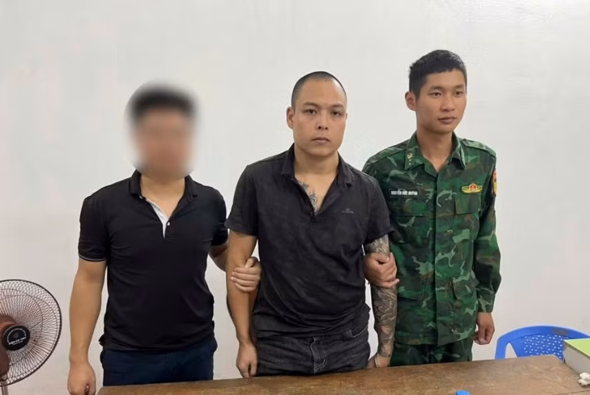 Đối tượng Lộc Văn Toàn (giữa). Đối tượng Lộc Văn Toàn (giữa).