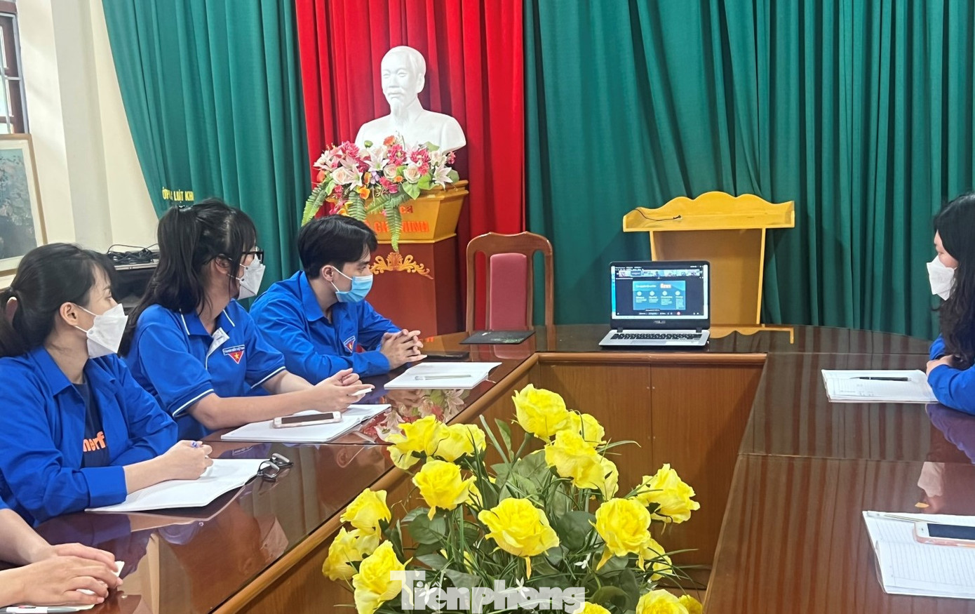 Các câu lạc bộ "Lý luận trẻ" ở cơ sở trên địa bàn Lạng Sơn thường xuyên trao đổi, chia sẻ kỹ năng hoạt động. Các câu lạc bộ "Lý luận trẻ" ở cơ sở trên địa bàn Lạng Sơn thường xuyên trao đổi, chia sẻ kỹ năng hoạt động.