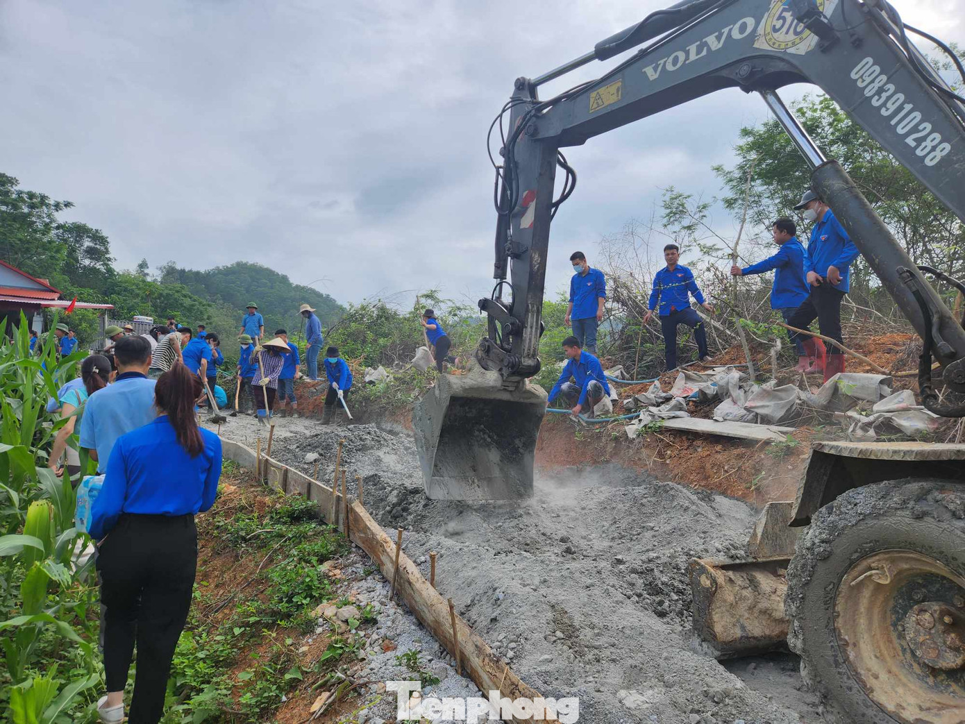 Lạng Sơn đẩy mạnh xây dựng cơ sở hạ tầng ở các xã nghèo. Ảnh: Duy Chiến Lạng Sơn đẩy mạnh xây dựng cơ sở hạ tầng ở các xã nghèo. Ảnh: Duy Chiến