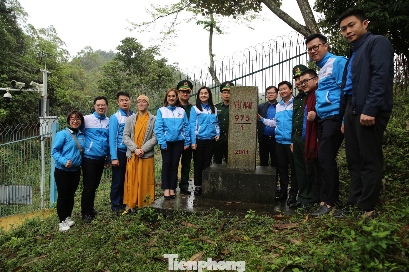 Tuổi trẻ Lạng Sơn, Hà Nam chung tay, xây dựng đường biên, mốc giới vững mạnh. Ảnh: Duy Chiến