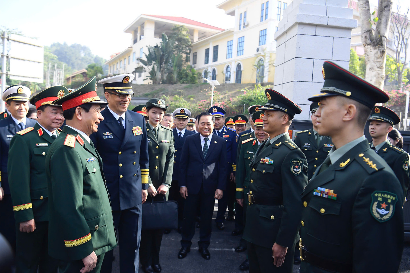 Sau khi nhập cảnh, Đại tướng Phan Văn Giang và đoàn đại biểu Việt Nam đã đến thăm, làm việc tại Đại đội Biên phòng Cửa khẩu Hữu Nghị Quan. Bộ trưởng Bộ Quốc phòng Việt Nam và Bộ trưởng Bộ Quốc phòng Trung Quốc đã nghe báo cáo về nhiệm vụ, chức năng của đơn vị, tham quan cơ sở vật chất và trang thiết bị của Đại đội Biên phòng.
