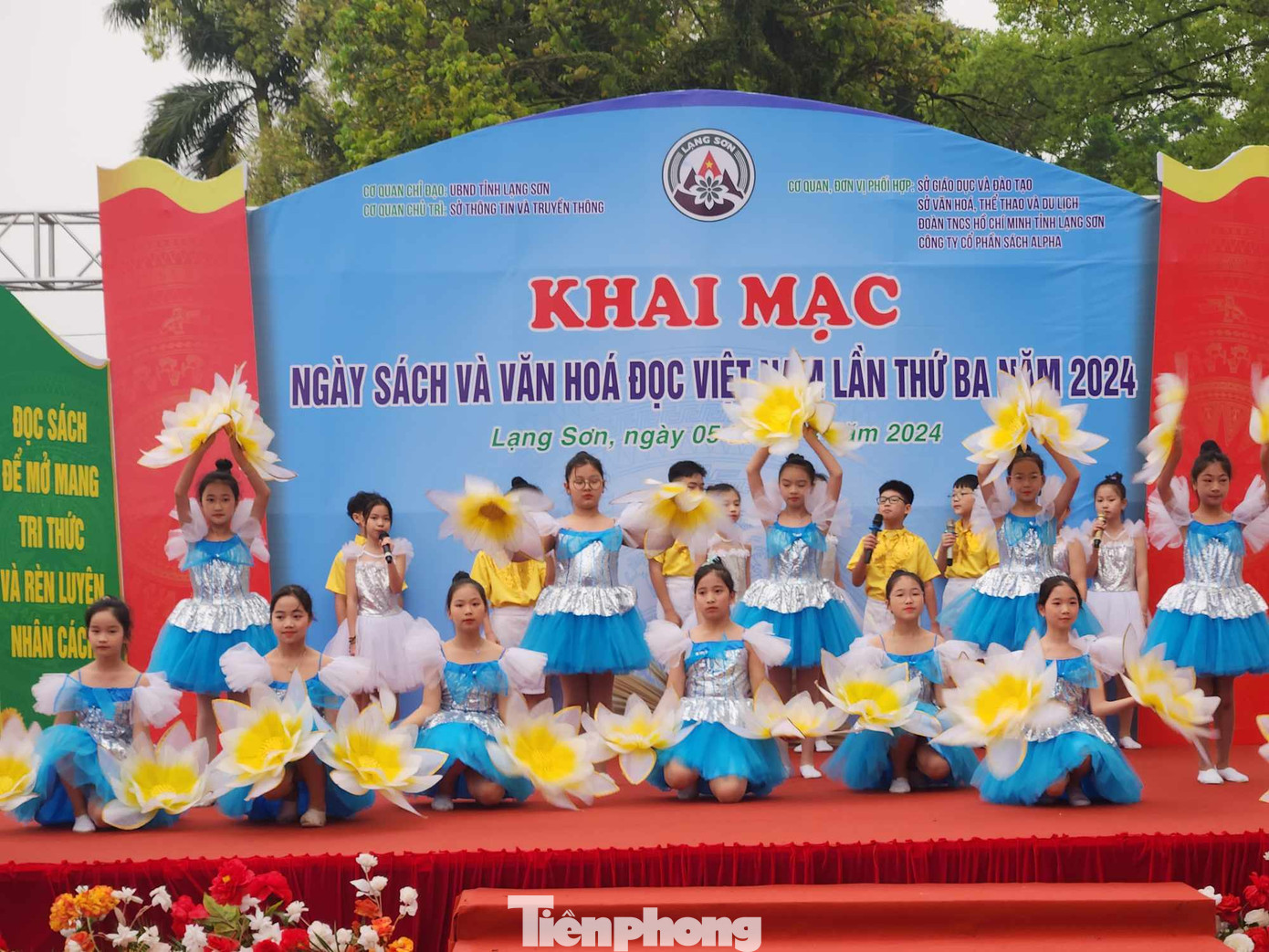 Thanh thiếu niên xứ Lạng hứng khởi tham gia chương trình. Ảnh: Duy Chiến Thanh thiếu niên xứ Lạng hứng khởi tham gia chương trình. Ảnh: Duy Chiến