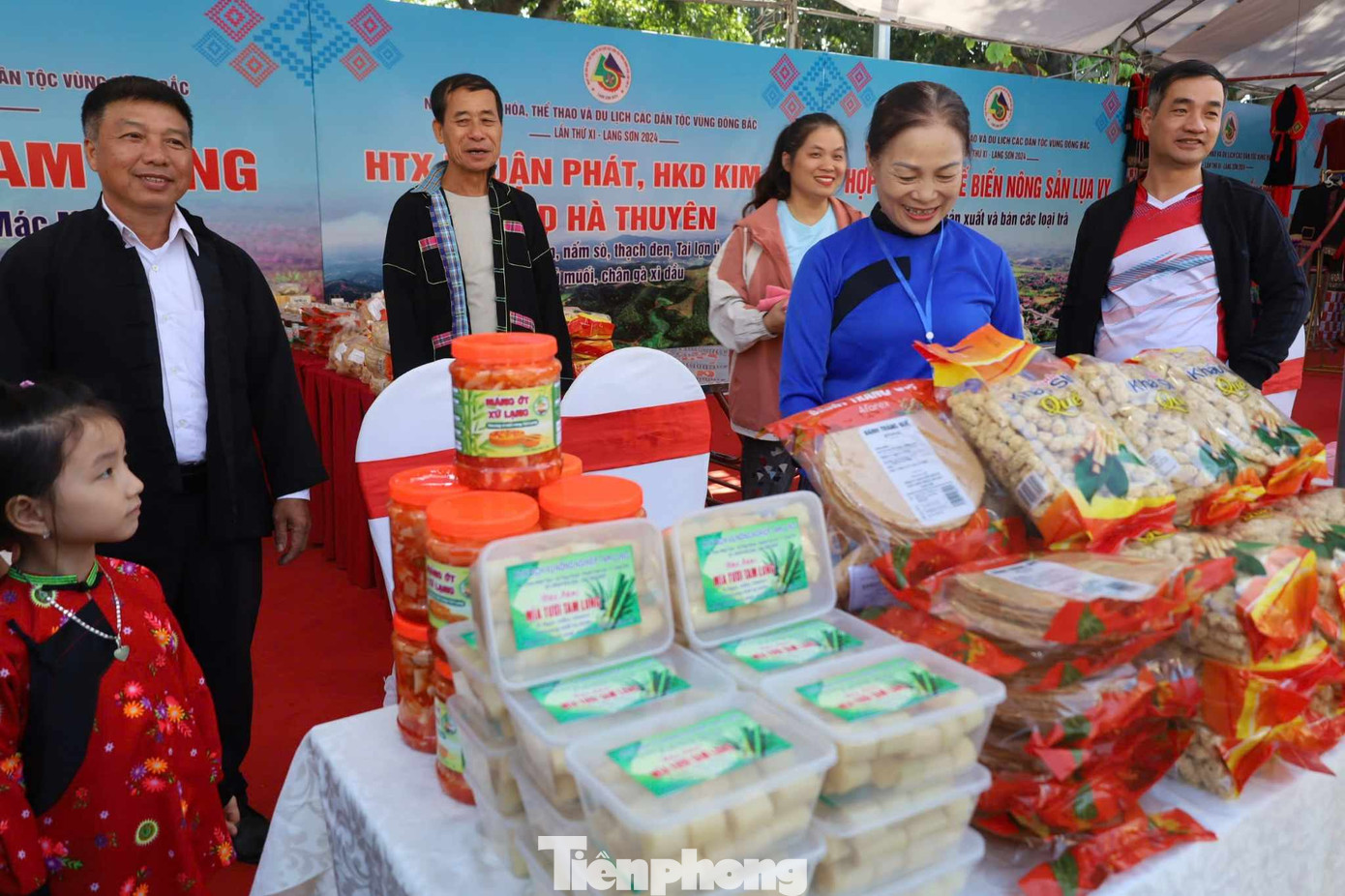 Những sản phẩm, sản vật đặc trưng, riêng có của xứ Lạng thu hút khách muôn phương. (ảnh: Duy Chiến). Những sản phẩm, sản vật đặc trưng, riêng có của xứ Lạng thu hút khách muôn phương. (ảnh: Duy Chiến).