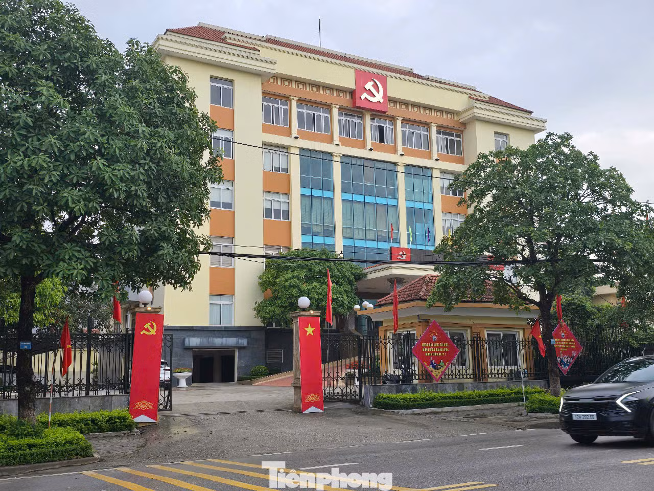 Trụ sở Thành ủy Lạng Sơn sẽ là nơi làm việc của phường Đông Kinh, thành phố Lạng Sơn sau khi sáp nhập. Ảnh: Duy Chiến Trụ sở Thành ủy Lạng Sơn sẽ là nơi làm việc của phường Đông Kinh, thành phố Lạng Sơn sau khi sáp nhập. Ảnh: Duy Chiến