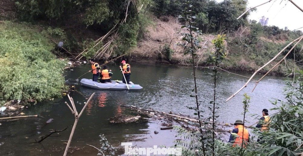 Sau 16 giờ tìm kiếm, lực lượng chức năng Lạng Sơn đã thấy thi thể nạn nhân.