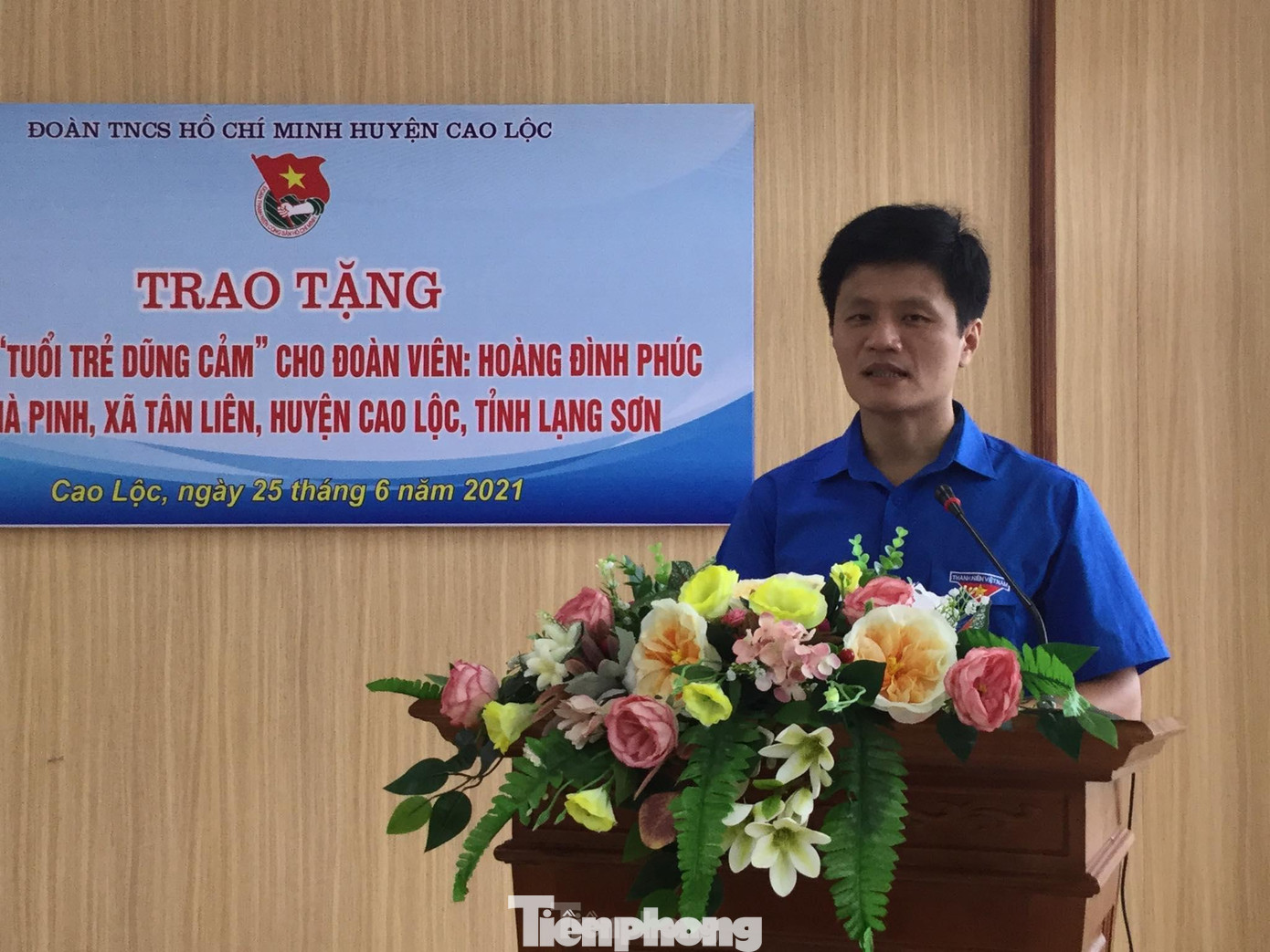 "Hành động cao quý, là tấm gương sáng của Hoàng Đình Phúc được đoàn viên, thanh niên noi gương học tập" - Bí thư Tỉnh đoàn LS Nguyễn Tuấn Nam nhấn mạnh "Hành động cao quý, là tấm gương sáng của Hoàng Đình Phúc được đoàn viên, thanh niên noi gương học tập" - Bí thư Tỉnh đoàn LS Nguyễn Tuấn Nam nhấn mạnh