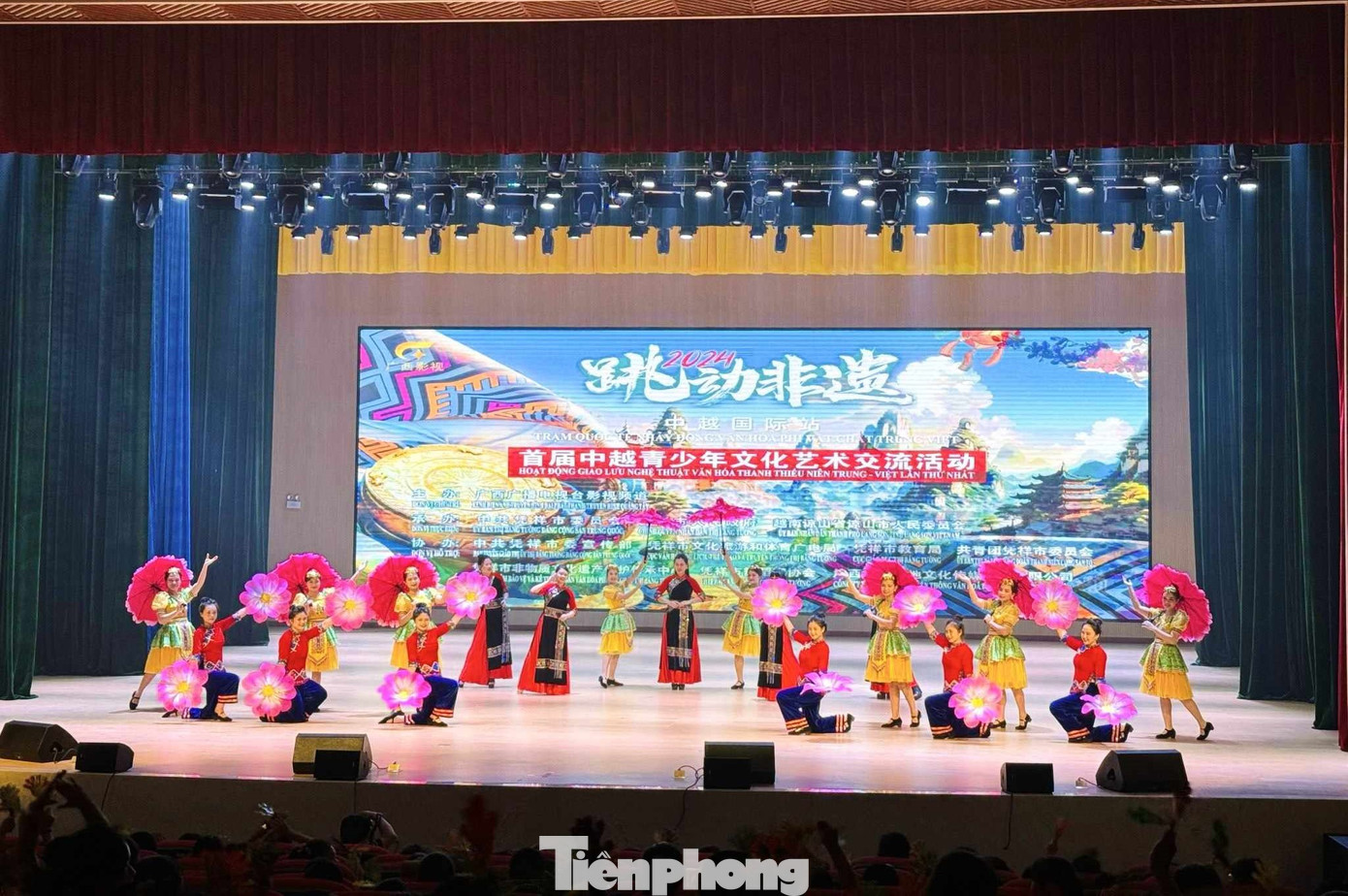 Tiết mục biểu diễn của thanh thiếu nhi Quảng Tây, Trung Quốc.