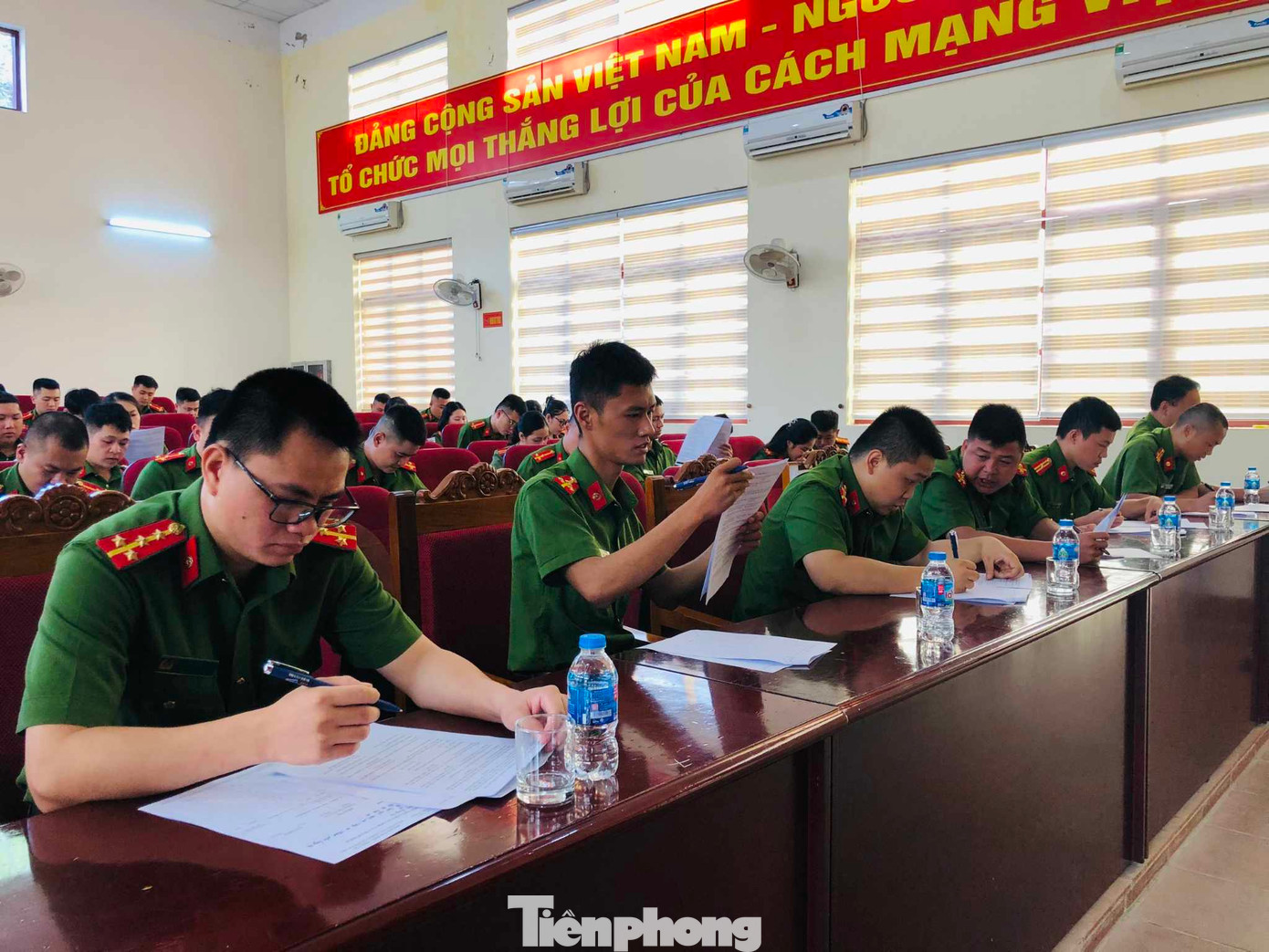 Nhiều chiến sĩ, sĩ quan trẻ tham dự hội thi Nhiều chiến sĩ, sĩ quan trẻ tham dự hội thi