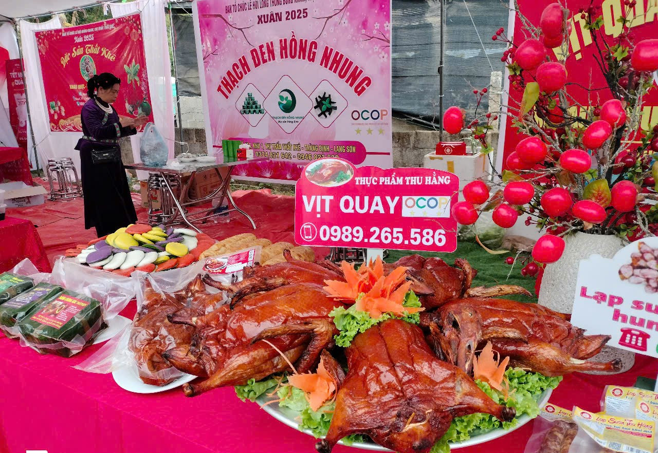 Vịt quay Thất Khê đã đạt tiêu chuẩn OCOP 4 sao, luôn là món ăn ngon, hấp dẫn trong dịp lễ, tết, thiết đãi bạn bè, anh em vui xuân, trẩy hội. Vịt quay Thất Khê đã đạt tiêu chuẩn OCOP 4 sao, luôn là món ăn ngon, hấp dẫn trong dịp lễ, tết, thiết đãi bạn bè, anh em vui xuân, trẩy hội.