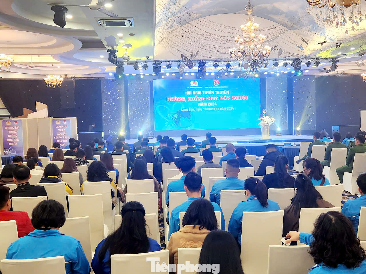 Đông đảo đoàn viên tham gia Hội nghị tập huấn tuyên truyền phòng, chống mua bán người. Đông đảo đoàn viên tham gia Hội nghị tập huấn tuyên truyền phòng, chống mua bán người.