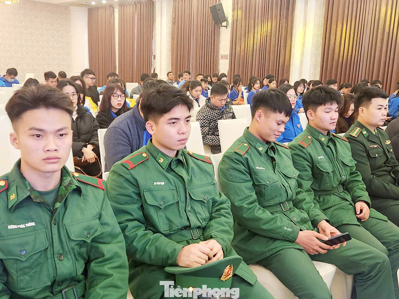 Giới trẻ xứ Lạng tham gia chương trình. Giới trẻ xứ Lạng tham gia chương trình.