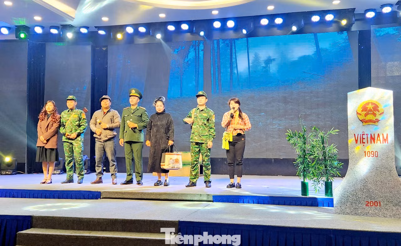 Lồng ghép các nội dung tuyên truyền phòng chống các tệ nạn xã hội.