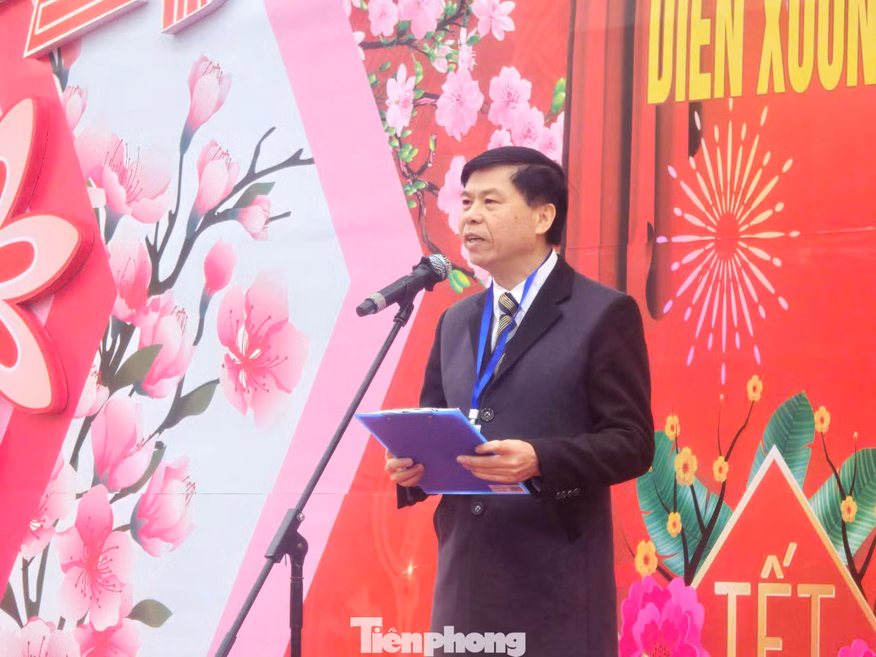 Ông Phan Văn Hòa, Phó Giám đốc Sở Văn hóa - Thể thao và Du lịch tỉnh Lạng Sơn phát biểu khai mạc Liên hoan. Ảnh: Duy Chiến. Ông Phan Văn Hòa, Phó Giám đốc Sở Văn hóa - Thể thao và Du lịch tỉnh Lạng Sơn phát biểu khai mạc Liên hoan. Ảnh: Duy Chiến.