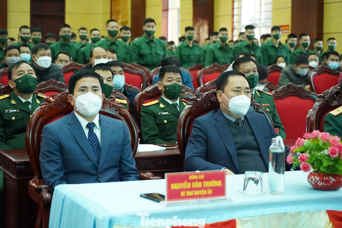 Các đồng chí lãnh đạo tỉnh Lạng Sơn dự Lễ giao nhận quân 2022 -Ảnh: TL