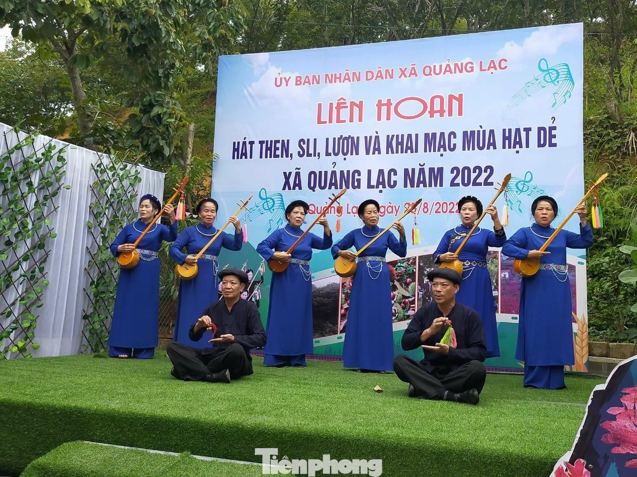 Nhiều tiết mục đậm đà bản sắc dân tộc được trình bày, giao lưu với du khách gần xa -Ảnh: TL