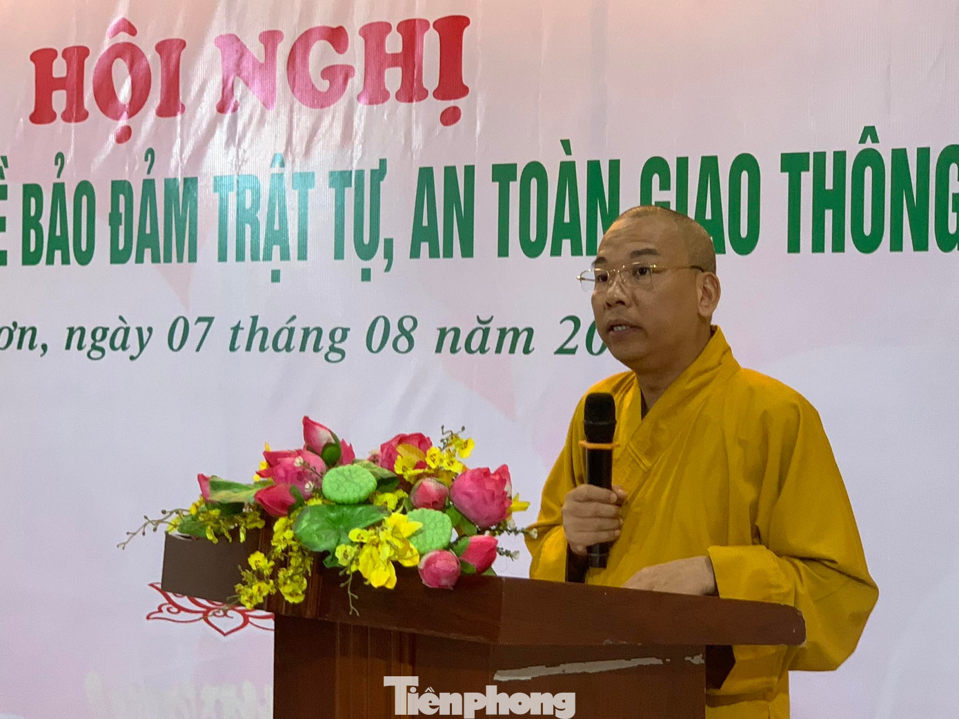 Thượng tọa Thích Quảng Truyền, Trưởng ban trị sự Giáo hội Phật giáo Việt Nam tỉnh Lạng Sơn nhấn mạnh, mỗi tăng ni, phật tử sẽ là một tuyên truyền viên về trật tự ATGT trên địa bàn. Ảnh: Duy Chiến