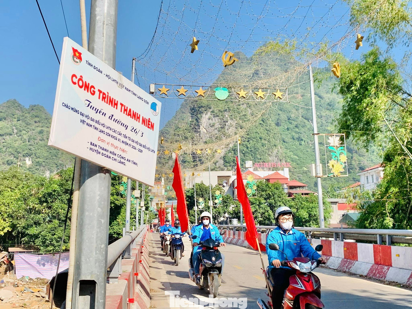 Tuổi trẻ huyện Chi Lăng tuyên truyền và thực hiện công việc bảo vệ môi trường, dòng sông.