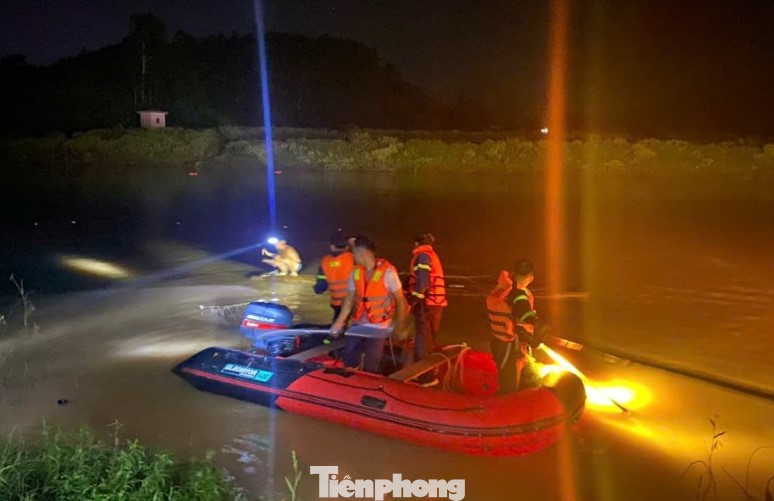 Lực lượng chức năng tỉnh Lạng Sơn đã tìm thấy thi thể 2 nạn nhân. Anh: Duy Chiến