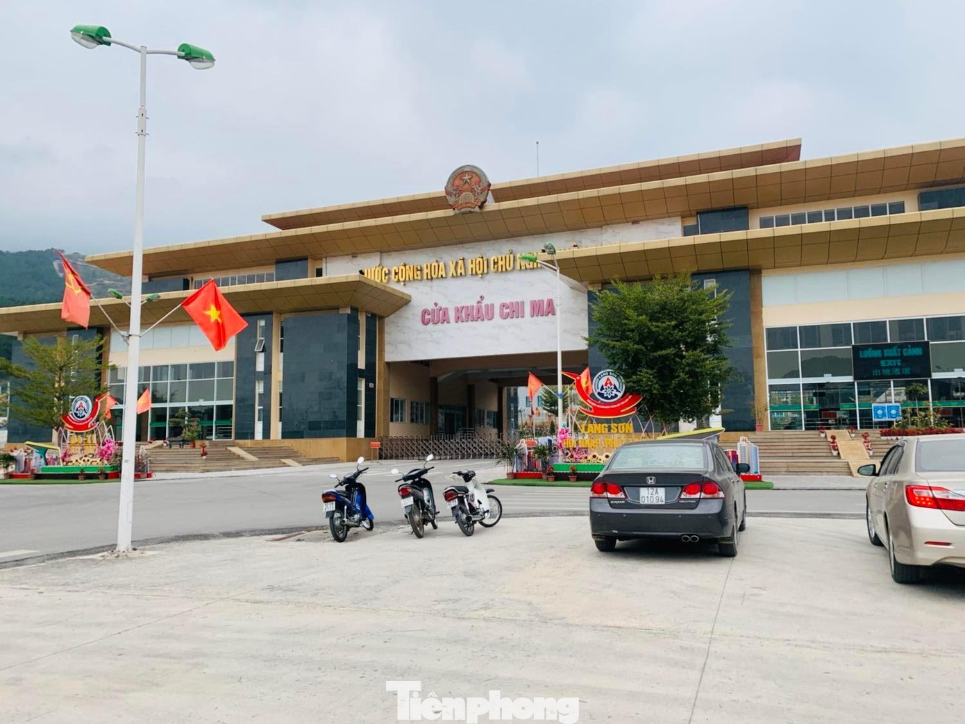 Năng lực thông quan qua cửa khẩu Chi Ma vẫn còn hạn chế -Ảnh: Duy Chiến