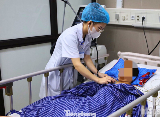 Em Hưng đang cấp cứu tại bệnh viện đa khoa tỉnh Lạng Sơn.