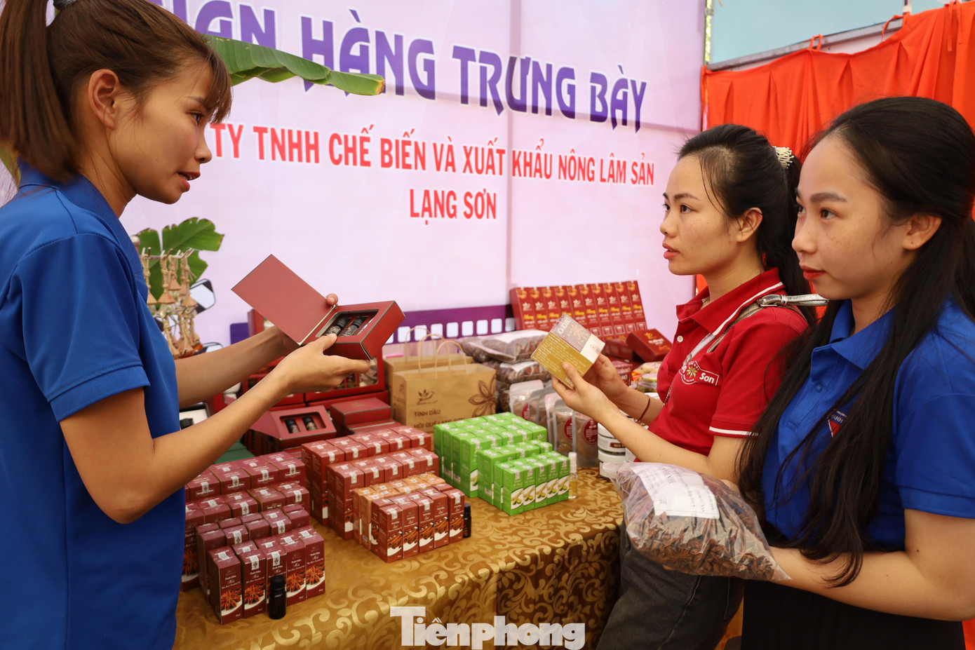 Sản phẩm tinh hoa hồi đang trở thành thương hiệu nổi tiếng ở xứ Lạng - Ảnh: Duy Chiến Sản phẩm tinh hoa hồi đang trở thành thương hiệu nổi tiếng ở xứ Lạng - Ảnh: Duy Chiến