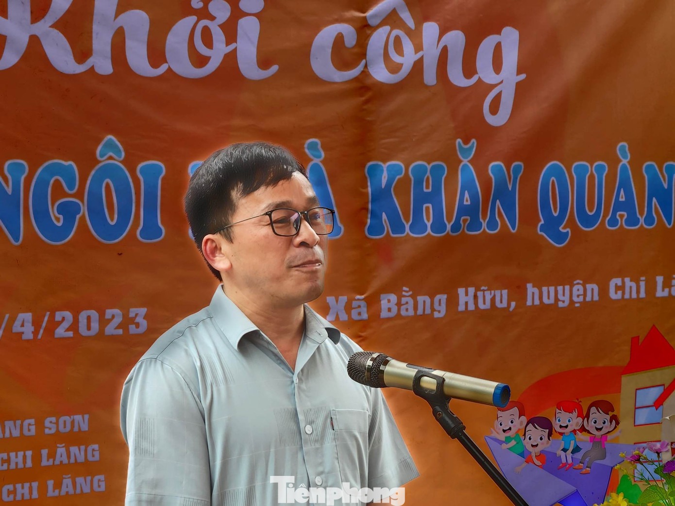 Ông Long Văn Nhân, Phó Bí thư Huyện ủy Chi Lăng nhấn mạnh, cấp ủy, chính quyền và nhân dân cùng chung tay xây dựng nhà "Khăn quàng Đỏ" .Ảnh: Duy Chiến