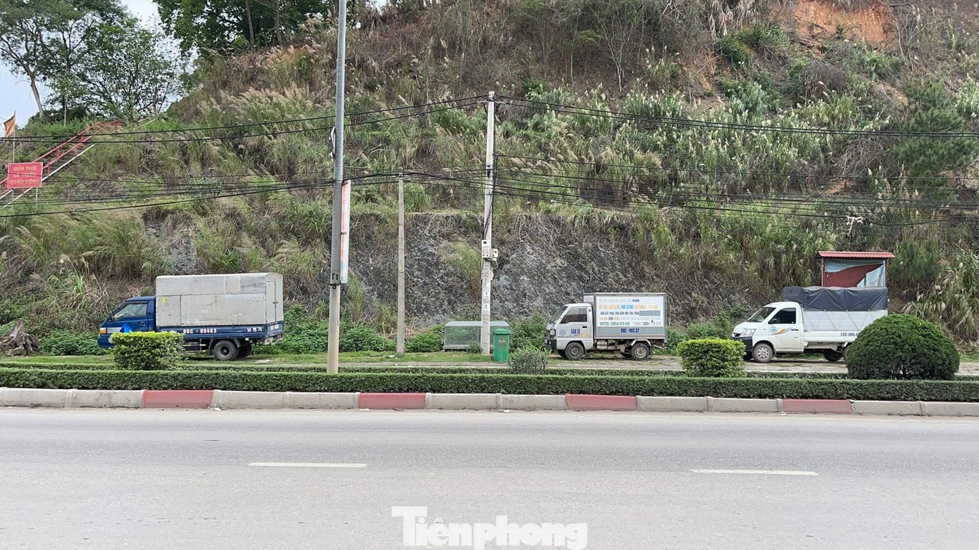 Hiện trường sự việc, sau khi trói con vào cột điện, ông Minh đã mở dây xích và đưa con về nhà. - Ảnh: Duy Chiến Hiện trường sự việc, sau khi trói con vào cột điện, ông Minh đã mở dây xích và đưa con về nhà. - Ảnh: Duy Chiến