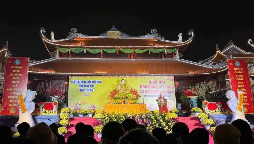 Thượng tọa Thích Quảng Truyền, Trưởng ban Trị sự Giáo hội Việt Nam tỉnh Lạng Sơn mong muốn các tăng ni, phật tử, đồng bào các dân tộc xứ Lạng, du khách trong và ngoài nước cùng chung tay xây dựng cuộc sống tốt đẹp hơn thông qua chương trình thả đèn hoa đăng tại Chùa Thành - Lạng Sơn.