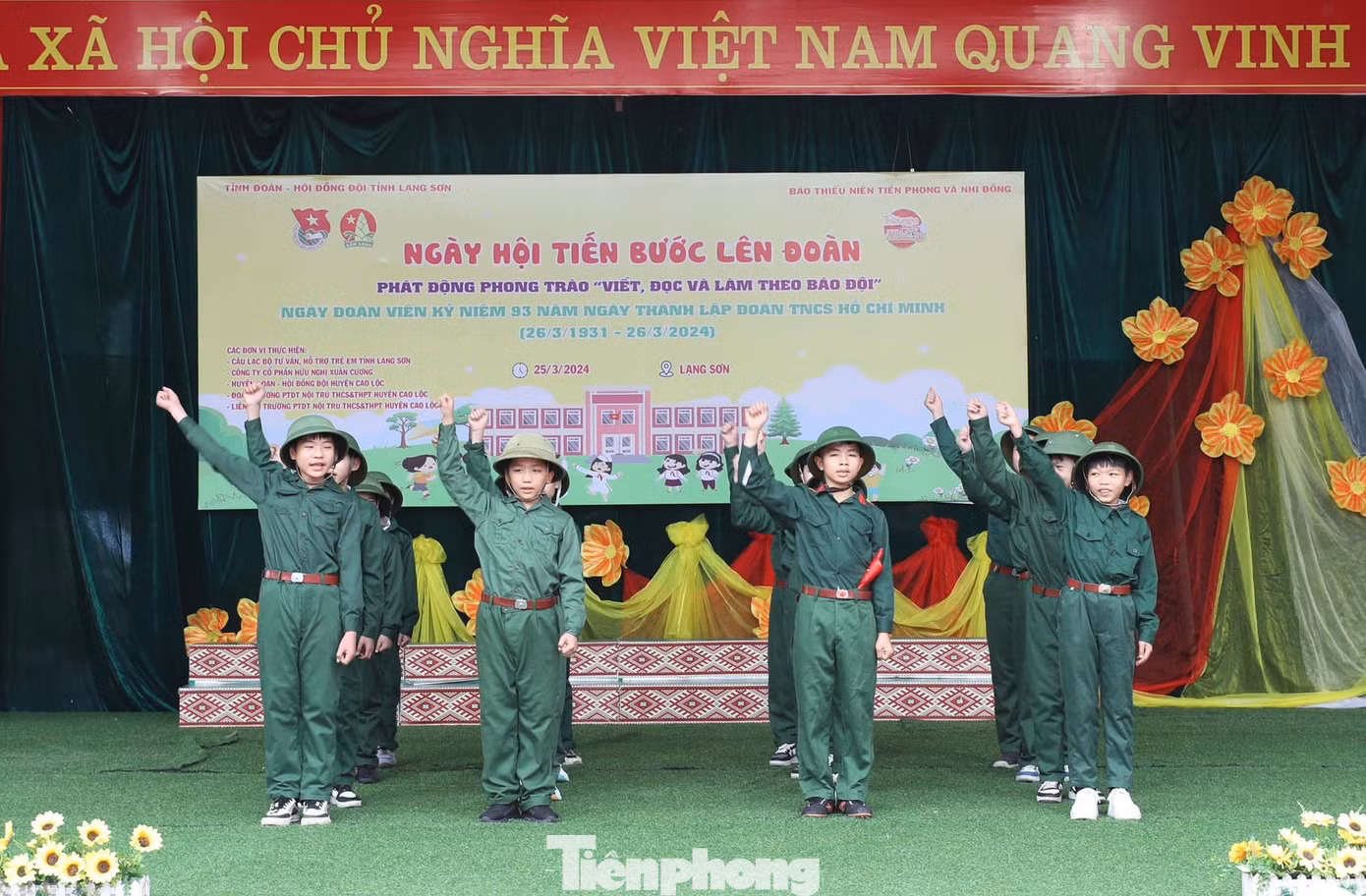 Sôi nổi các hoạt cảnh truyền thống, văn hóa văn nghệ