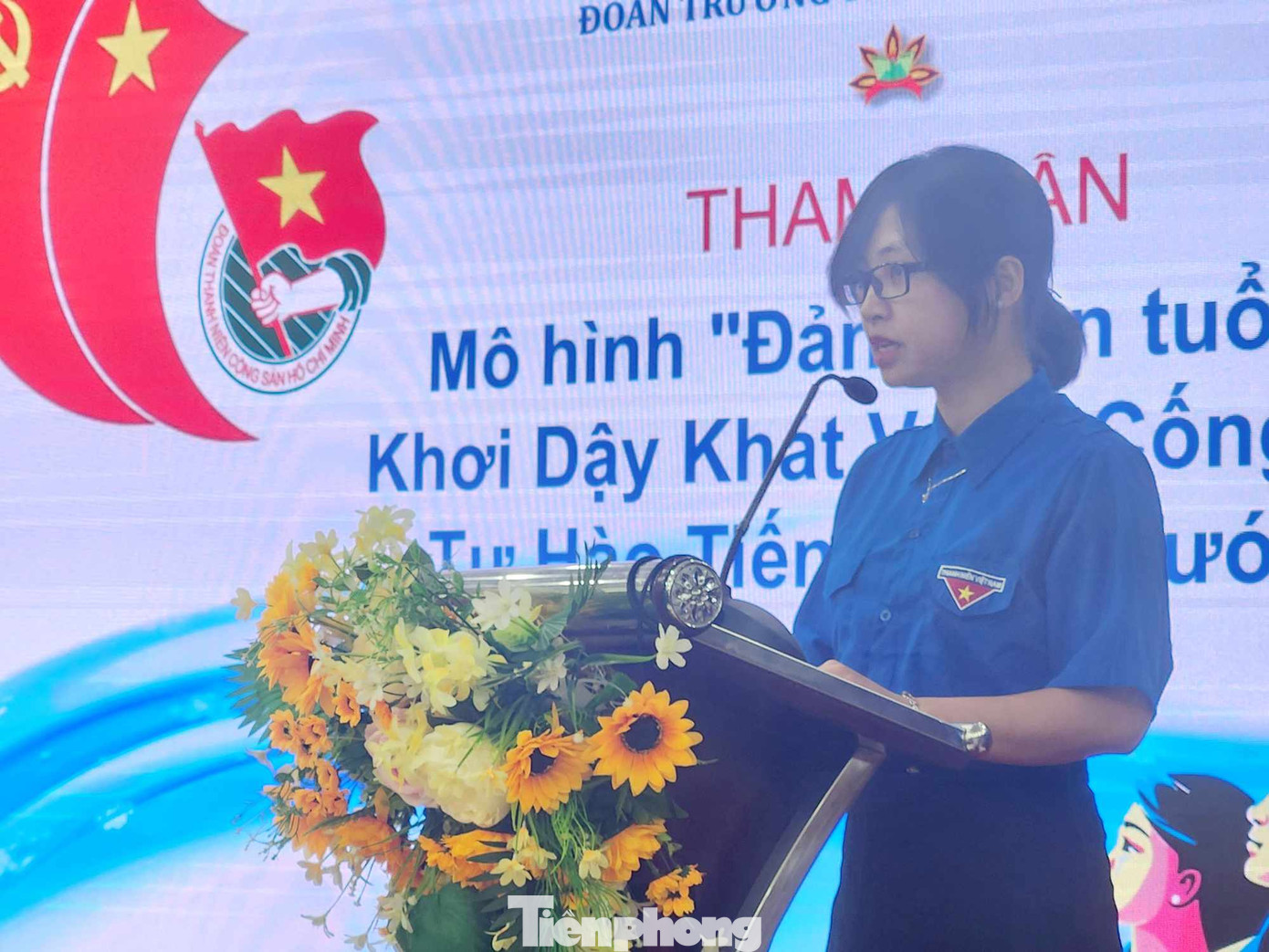 Đại diện Trường THPT Hoàng Văn Thụ, thành phố Lạng Sơn tham luận chủ đề "Đảng viên tuổi 18- Khơi dậy khát vọng cống hiến, tự hào tiến bước dưới cờ Đảng".