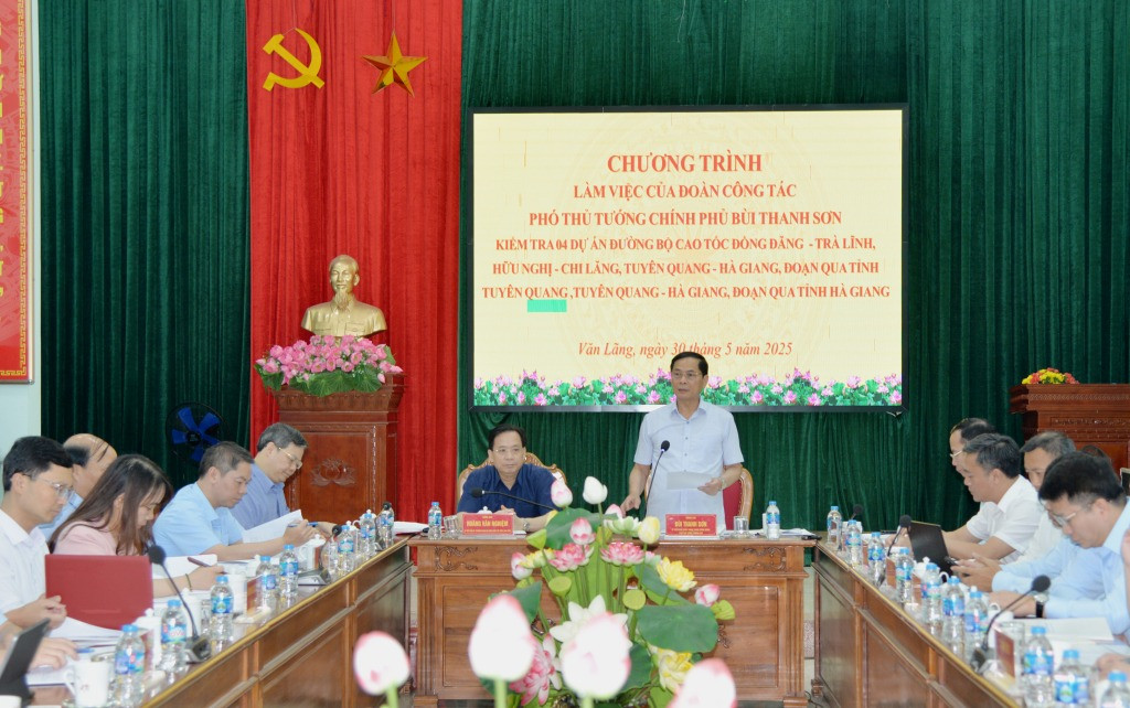 Phó Thủ tướng Bùi Thanh Sơn kết luận buổi làm việc với lãnh đạo các tỉnh. Phó Thủ tướng Bùi Thanh Sơn kết luận buổi làm việc với lãnh đạo các tỉnh.