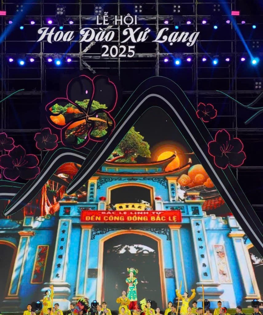 Lễ hội hoa đào xứ Lạng được tổ chức nhằm phát huy giá trị văn hóa đặc sắc của người xứ Lạng. Lễ hội hoa đào xứ Lạng được tổ chức nhằm phát huy giá trị văn hóa đặc sắc của người xứ Lạng.