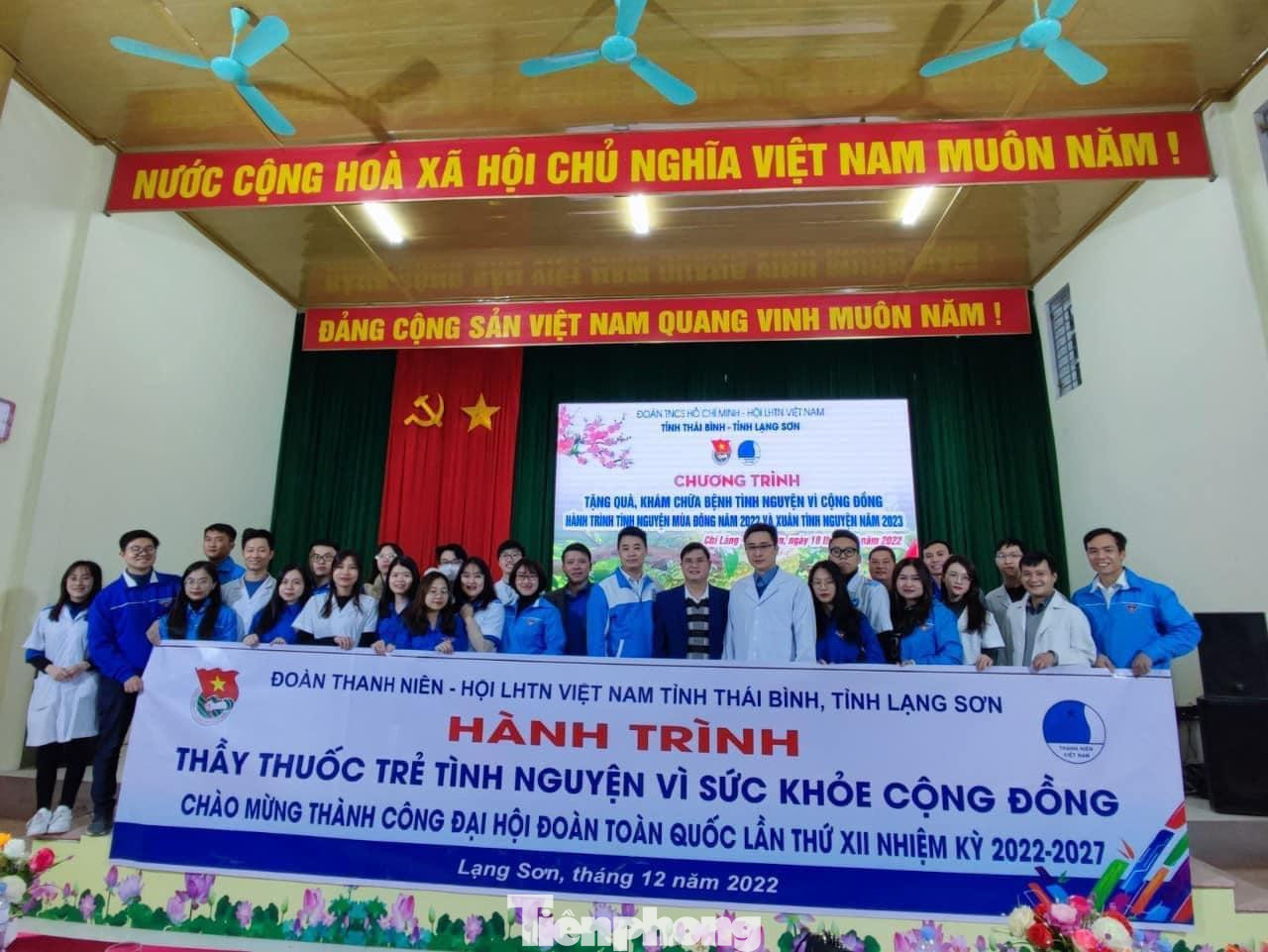 Tuổi trẻ hai tỉnh Thái Bình- Lạng Sơn tình nguyện vì sức khỏe cộng đồng -Ảnh: Duy Chiến Tuổi trẻ hai tỉnh Thái Bình- Lạng Sơn tình nguyện vì sức khỏe cộng đồng -Ảnh: Duy Chiến