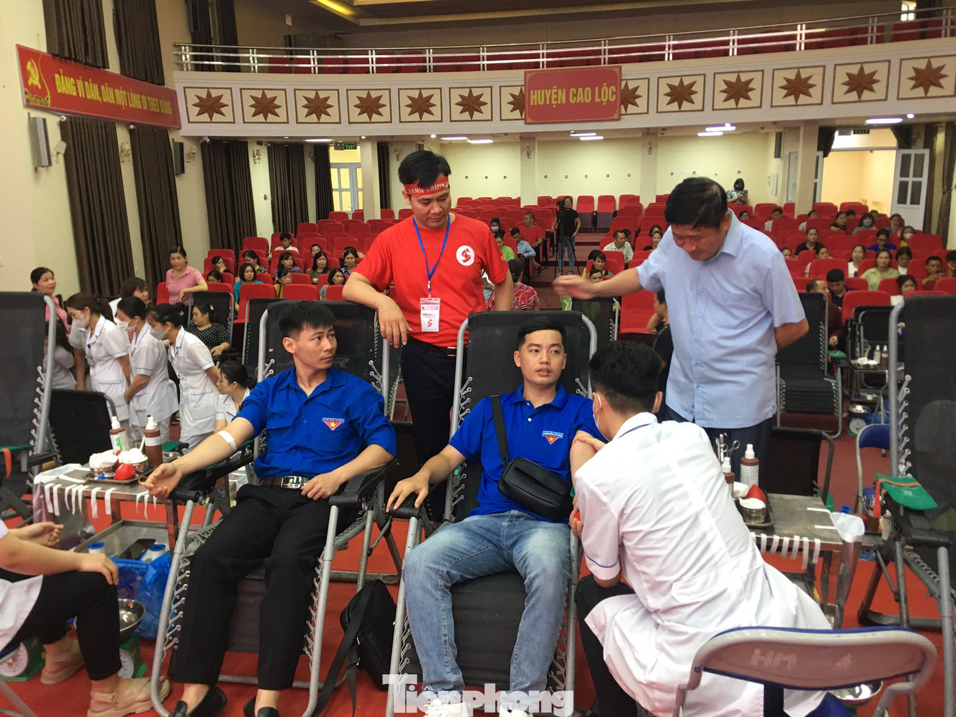 Tuổi trẻ Cao Lộc tích cực tham gia hiến máu. Ảnh: Duy Chiến Tuổi trẻ Cao Lộc tích cực tham gia hiến máu. Ảnh: Duy Chiến
