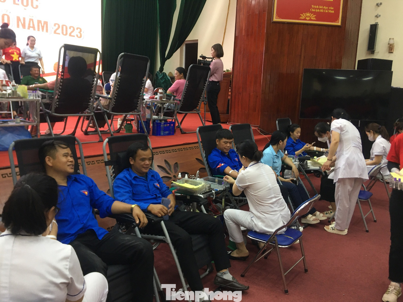 Đông đảo đoàn viên Lạng Sơn tham gia hiến máu tình nguyện. Đông đảo đoàn viên Lạng Sơn tham gia hiến máu tình nguyện.