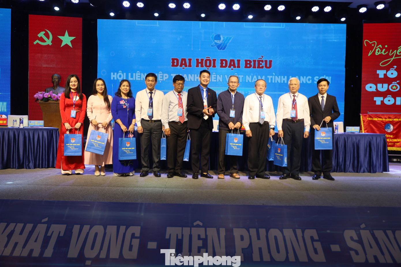 Tri ân các thế hệ lãnh đạo hội LHTN Việt Nam tỉnh Lạng Sơn.