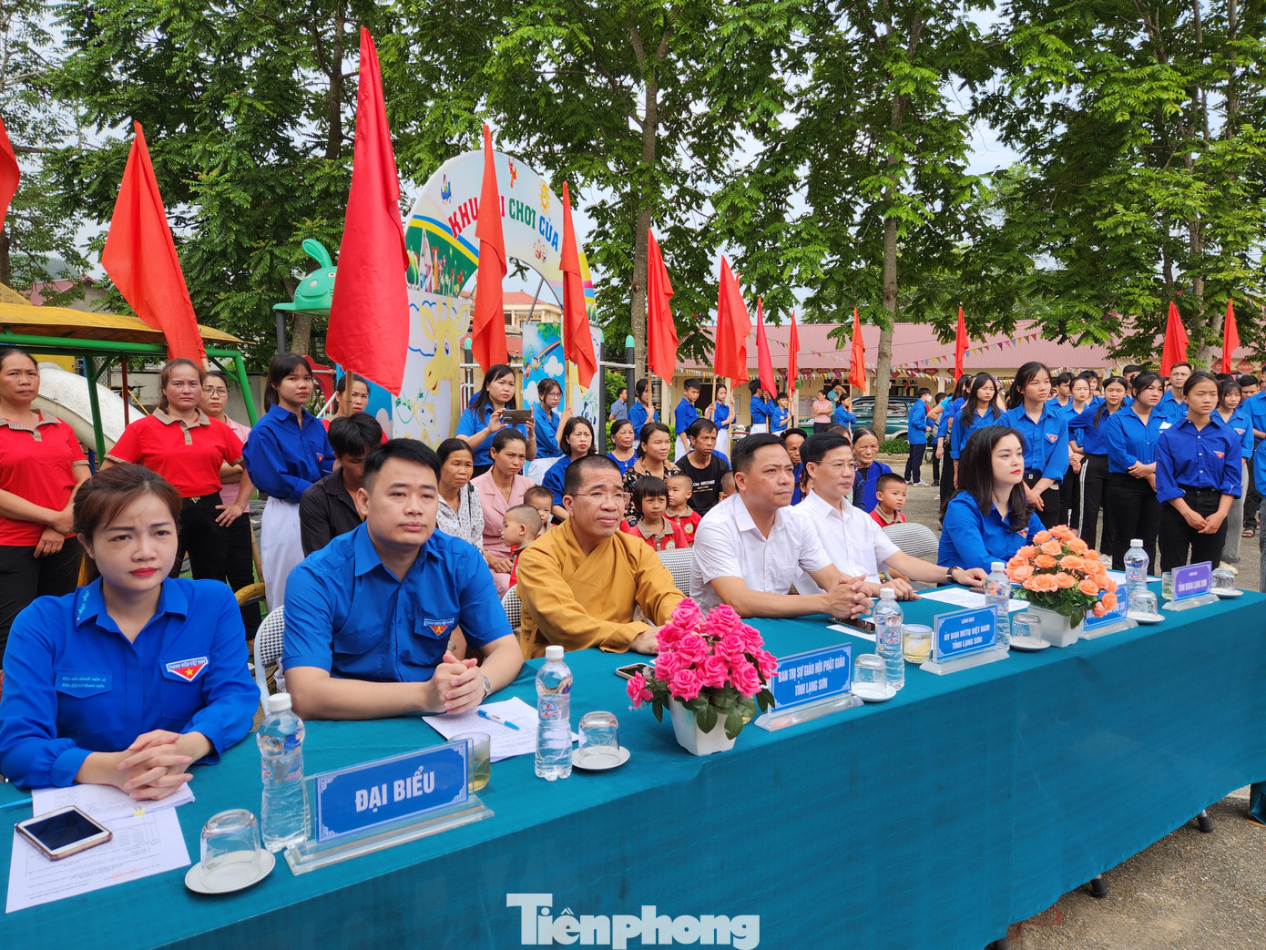 Các sở ngành, tuổi trẻ địa phương tham dự chương trình. Ảnh: Duy Chiến Các sở ngành, tuổi trẻ địa phương tham dự chương trình. Ảnh: Duy Chiến