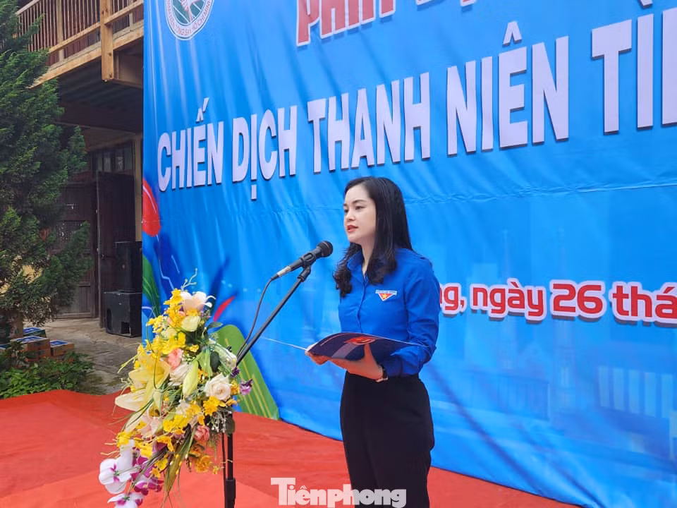 Chị Đinh Thị Anh Thư, Bí thư Tỉnh Đoàn Lạng Sơn phát biểu. Ảnh: Duy Chiến Chị Đinh Thị Anh Thư, Bí thư Tỉnh Đoàn Lạng Sơn phát biểu. Ảnh: Duy Chiến