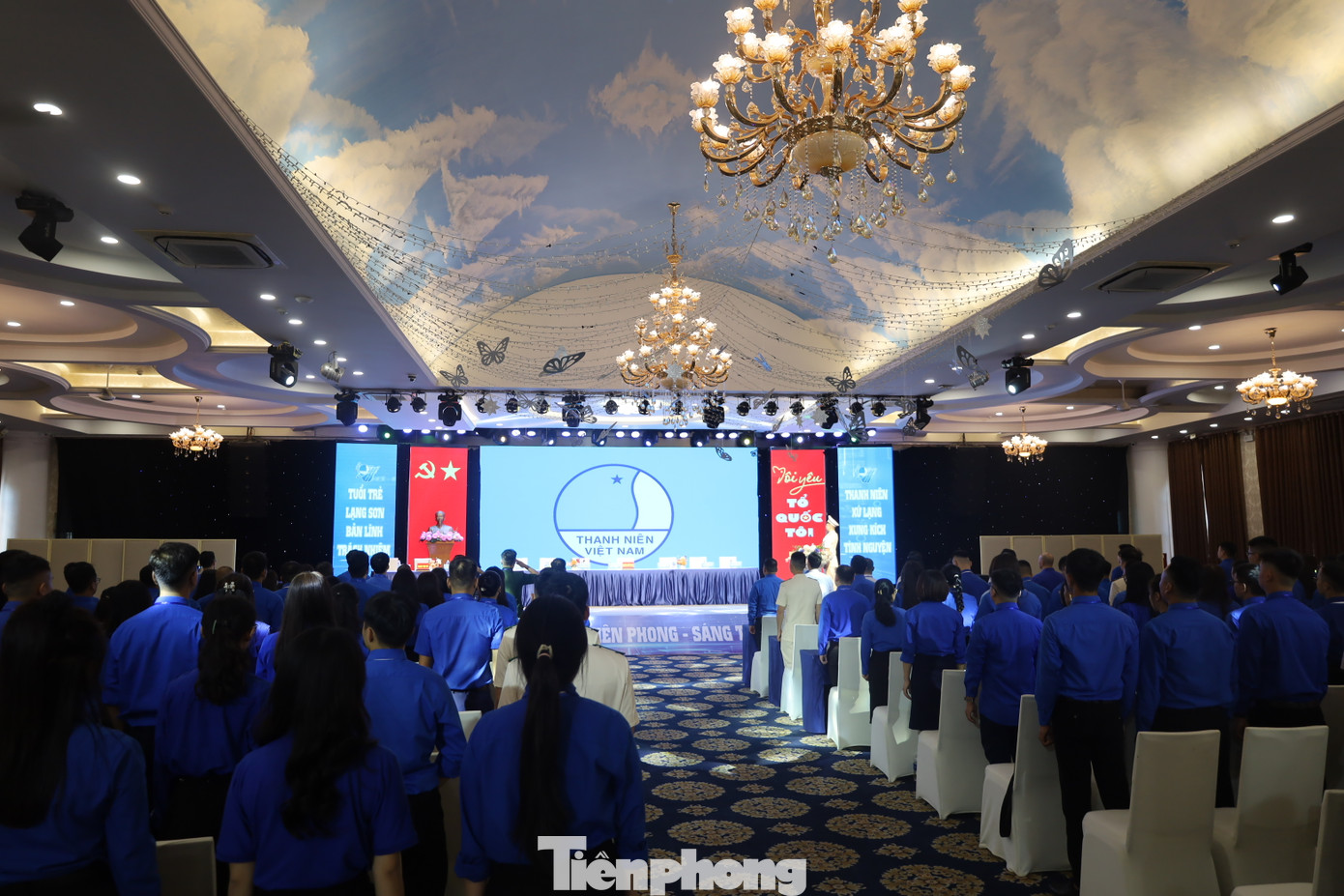 Quang cảnh phiên làm việc thứ nhất của Đại hội.