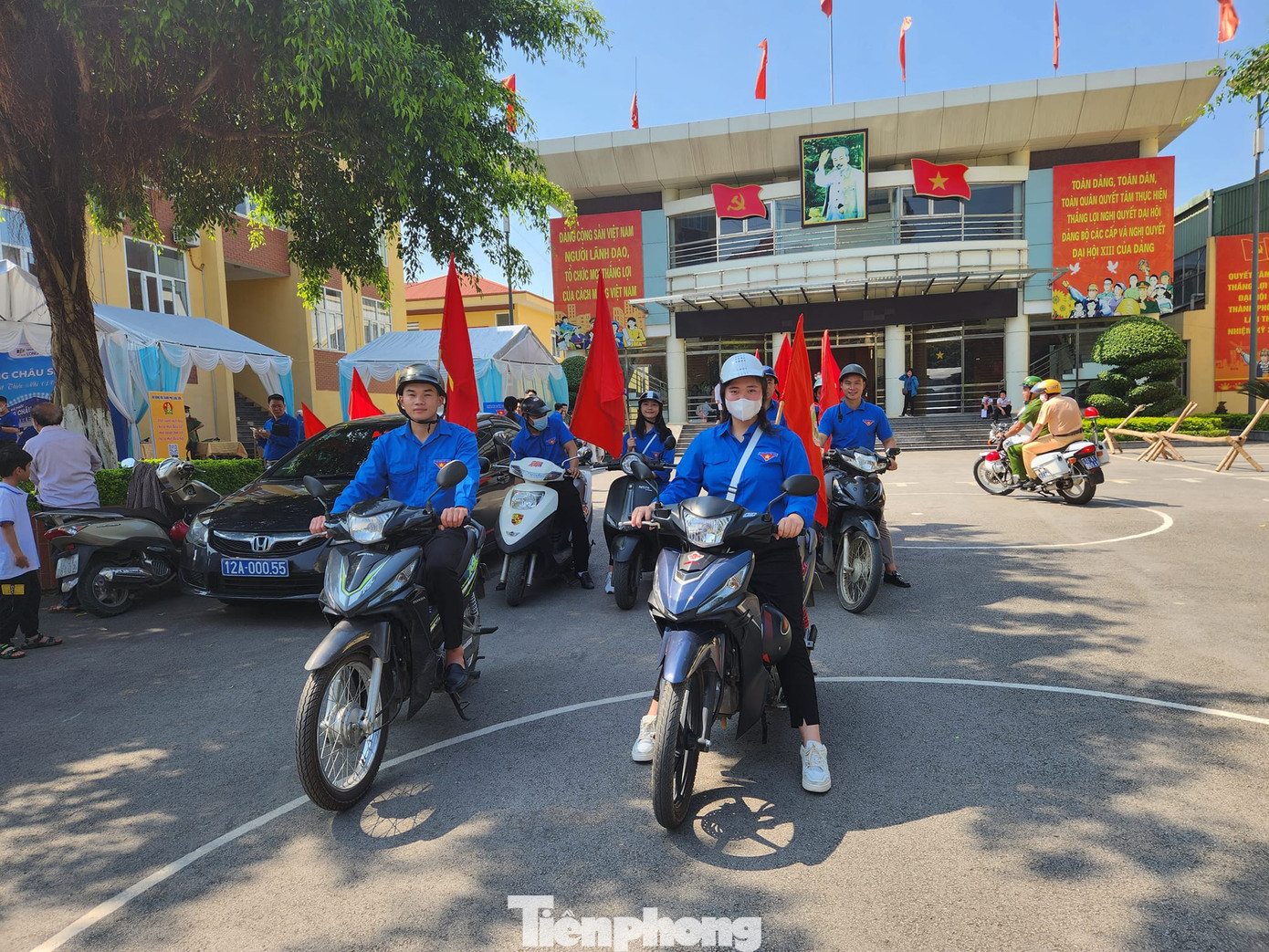 Diễu hành tuyên truyền pháp luật trên địa bàn thành phố Lạng Sơn, Ảnh: Duy Chiến Diễu hành tuyên truyền pháp luật trên địa bàn thành phố Lạng Sơn, Ảnh: Duy Chiến