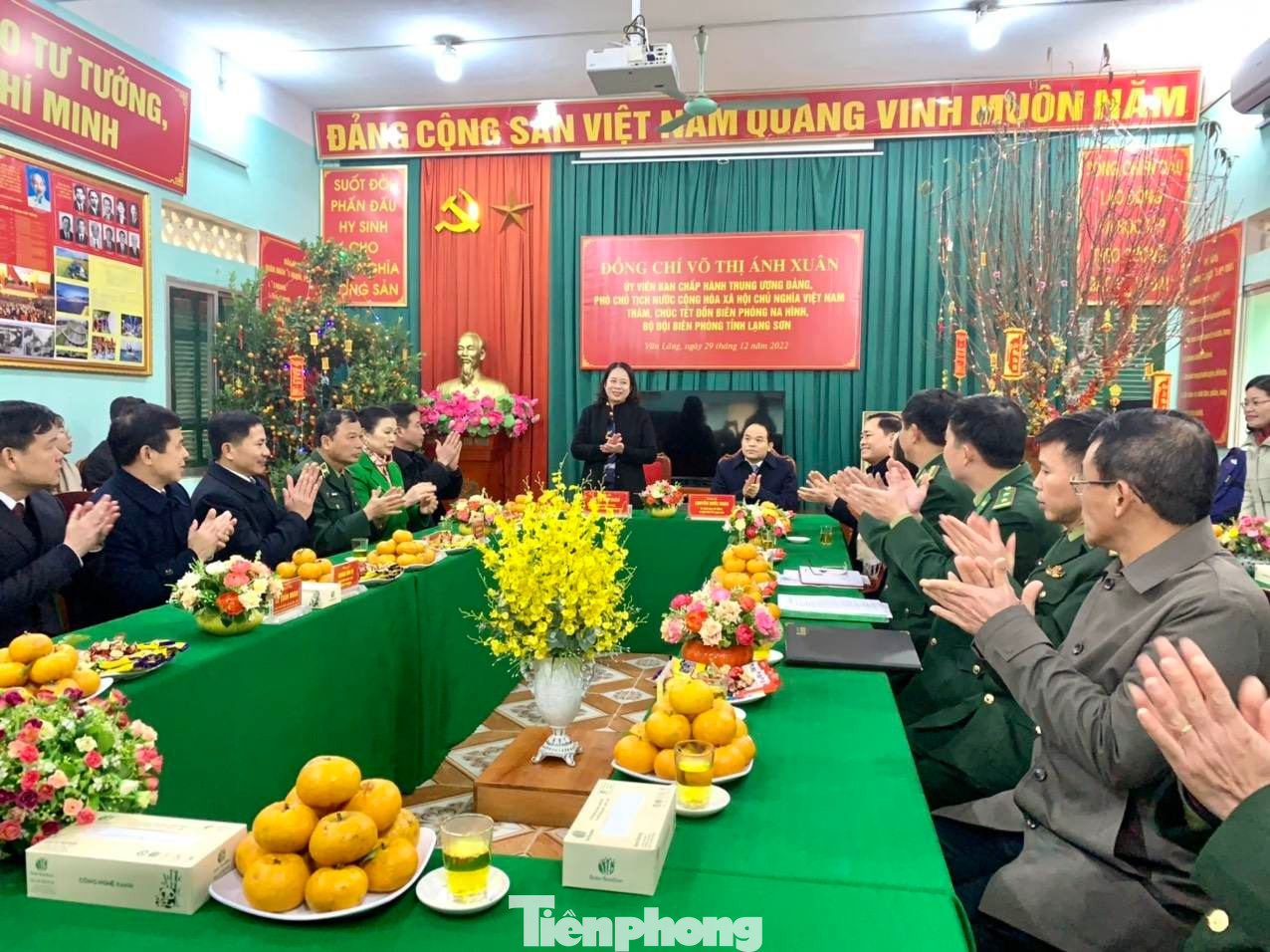 Phó Chủ tịch nước Võ Thị Ánh Xuân thăm, động viên và tặng quà cán bộ, chiến sỹ đồn Biên phòng Na Hình, huyện Văn Lãng. Ảnh: Duy Chiến Phó Chủ tịch nước Võ Thị Ánh Xuân thăm, động viên và tặng quà cán bộ, chiến sỹ đồn Biên phòng Na Hình, huyện Văn Lãng. Ảnh: Duy Chiến