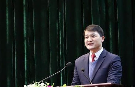 Ông Trịnh Tiến Duy - tân Bí thư Huyện ủy Cao Lộc, thay mặt các đồng chí được điều động, bổ nhiệm phát biểu ý kiến nhận nhiệm vụ.